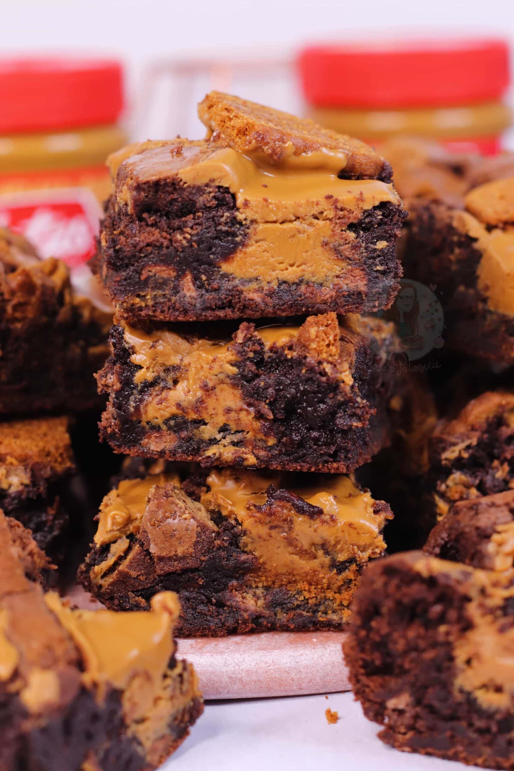 Fudgy Lotus Biscoff Brownies (One Bowl) - Rich And Delish