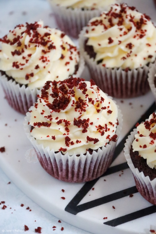 hummingbird cake days – red velvet cupcakes recipe | cupcakes vs contracts