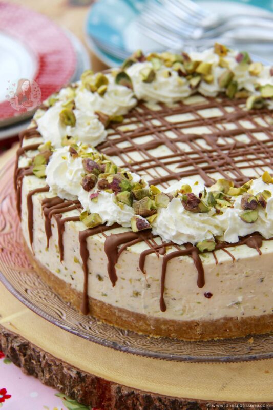 Easy White Chocolate Cheesecake with pistachios (no-bake)