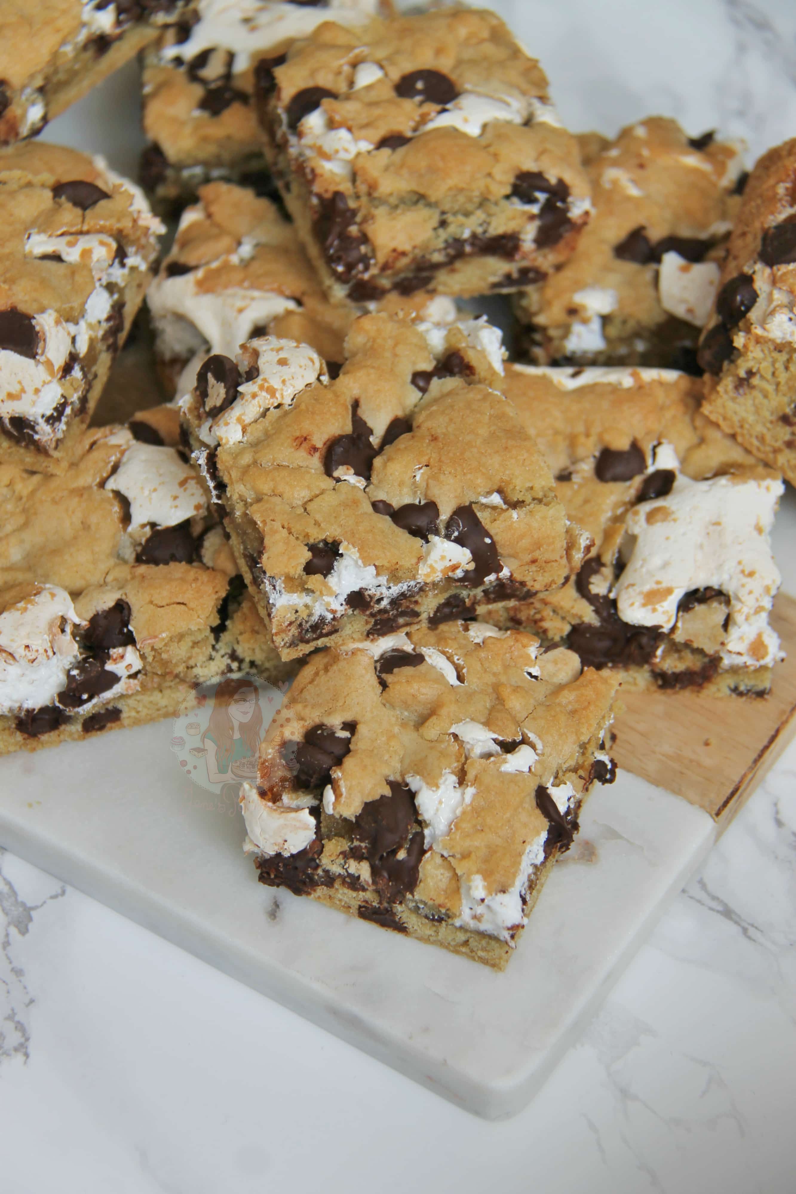 S'mores Cookie Bars! - Jane's Patisserie
