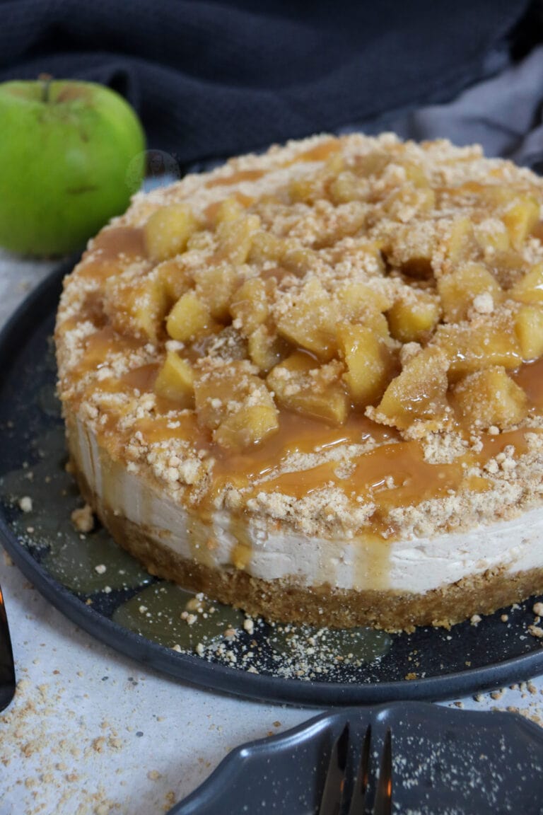 Apple Crumble Cheesecake! - Jane's Patisserie