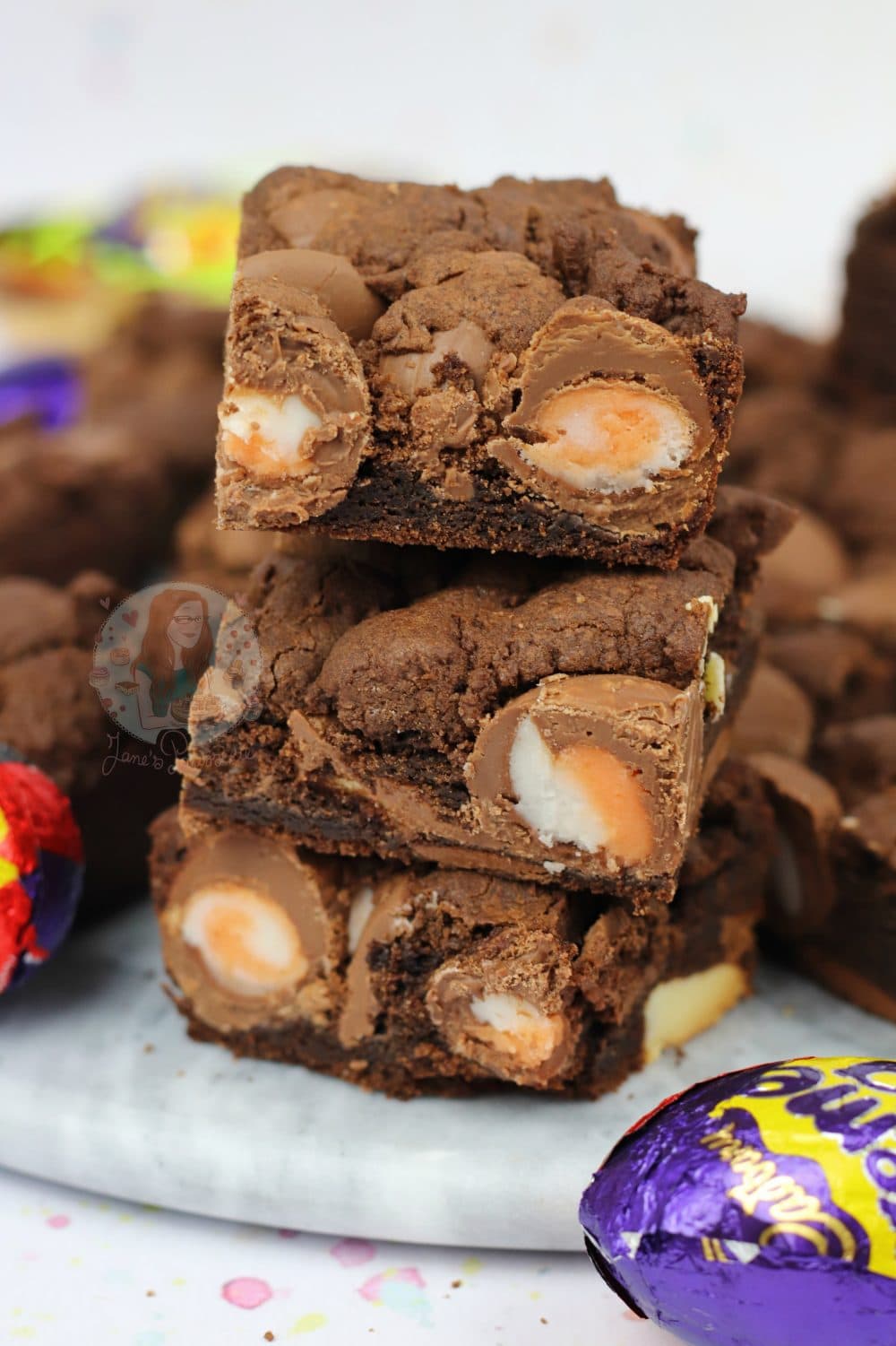 Creme Egg Cookie Bars! - Jane's Patisserie