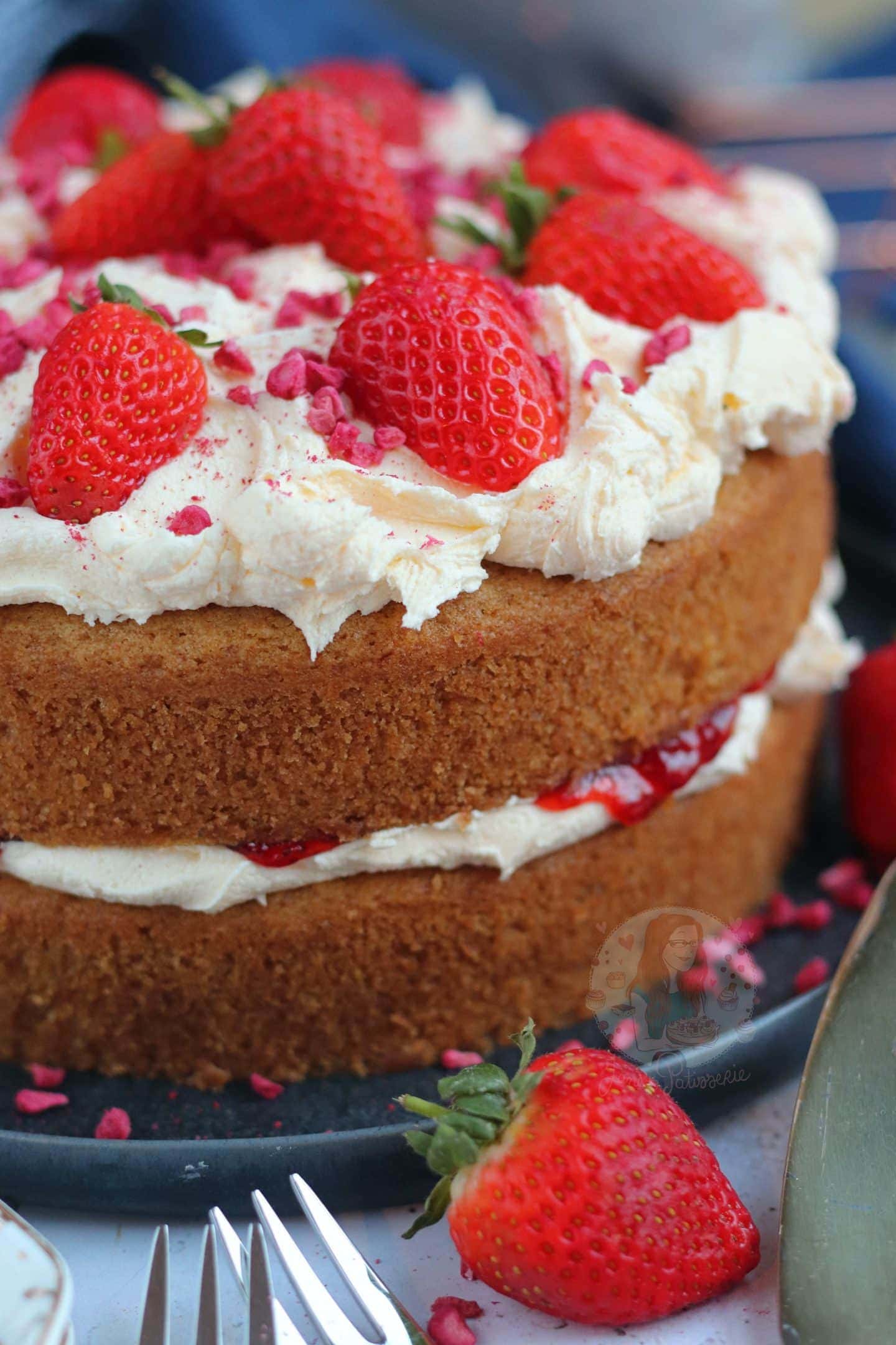 Vegan Victoria Sponge! - Jane's Patisserie