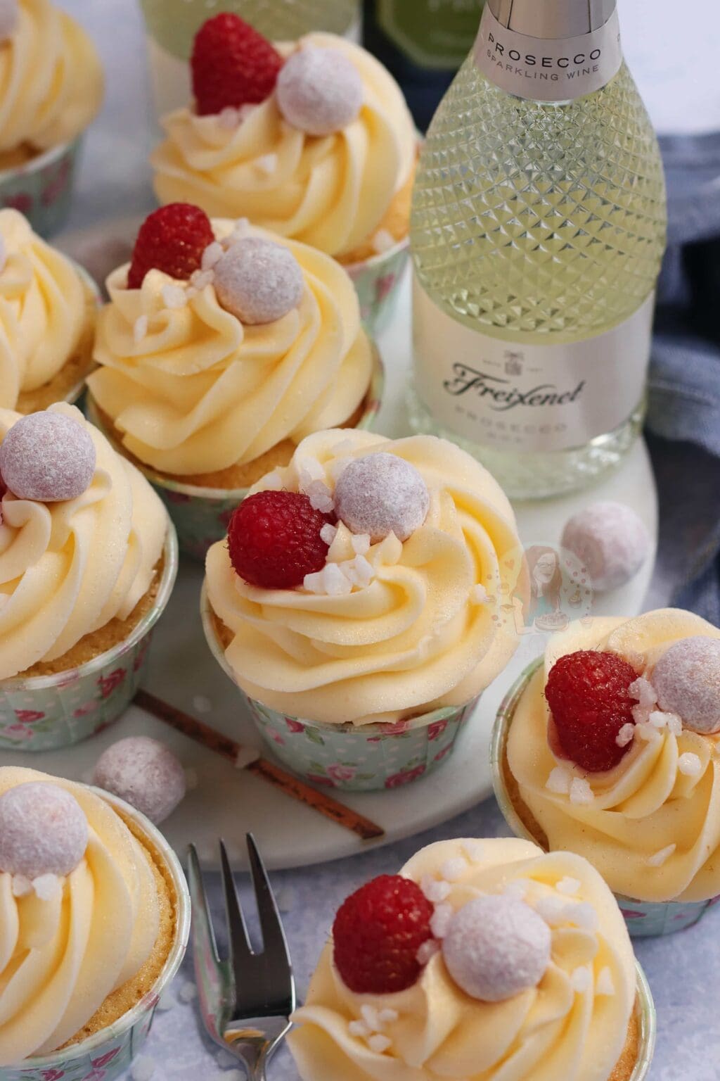 Prosecco Cupcakes! - Jane's Patisserie