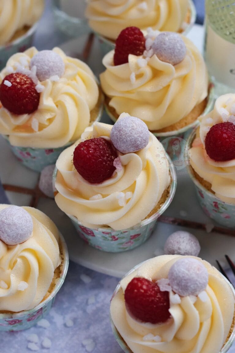 Prosecco Cupcakes! - Jane's Patisserie