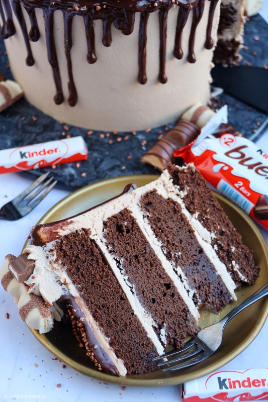 Chocolate Cake with Kinder Bueno Decorations - Eve's Cakes