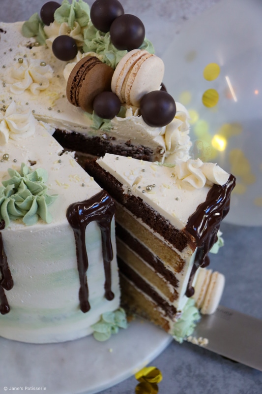 20 over-the-top wedding cakes that are a feast for the eyes – SheKnows